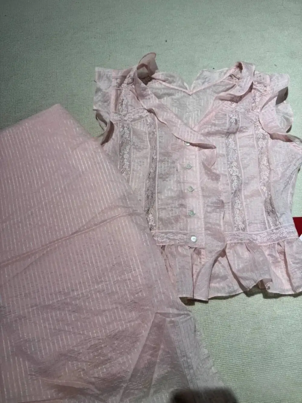 BabYoung Slim Fresh V Neck Flying Sleeve Blouses Lace Ruched Ruffles Patchwork Blusas Japan French All-Match Exquisite New Shirt
BabYoung Slim Fresh V Neck Flying Sleeve Blouses Lace Ruched Ruffles Patchwork Blusas Japan French All-Match Exquisite New Shirt