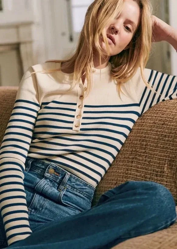 Ladies Half Buttons Design Striped Sweater 2023 Early Autumn Long Sleeve Knit Pullover Top for Women
Ladies Half Buttons Design Striped Sweater 2023 Early Autumn Long Sleeve Knit Pullover Top for Women