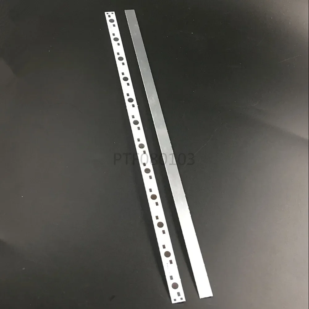 50pcs 30CM x 1CM Aluminium PCB Circuit Board for 12 x 1w,3w,5w LED in Series
50pcs 30CM x 1CM Aluminium PCB Circuit Board for 12 x 1w,3w,5w LED in Series