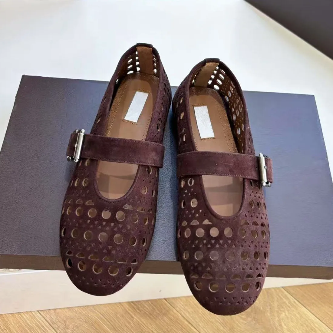 2026 Deposit Genuine Leather Hollow out Simple Genuine Leather Comfortable Mary Jane Women's Shoes Flat Single Shoes
2026 Deposit Genuine Leather Hollow out Simple Genuine Leather Comfortable Mary Jane Women's Shoes Flat Single Shoes
