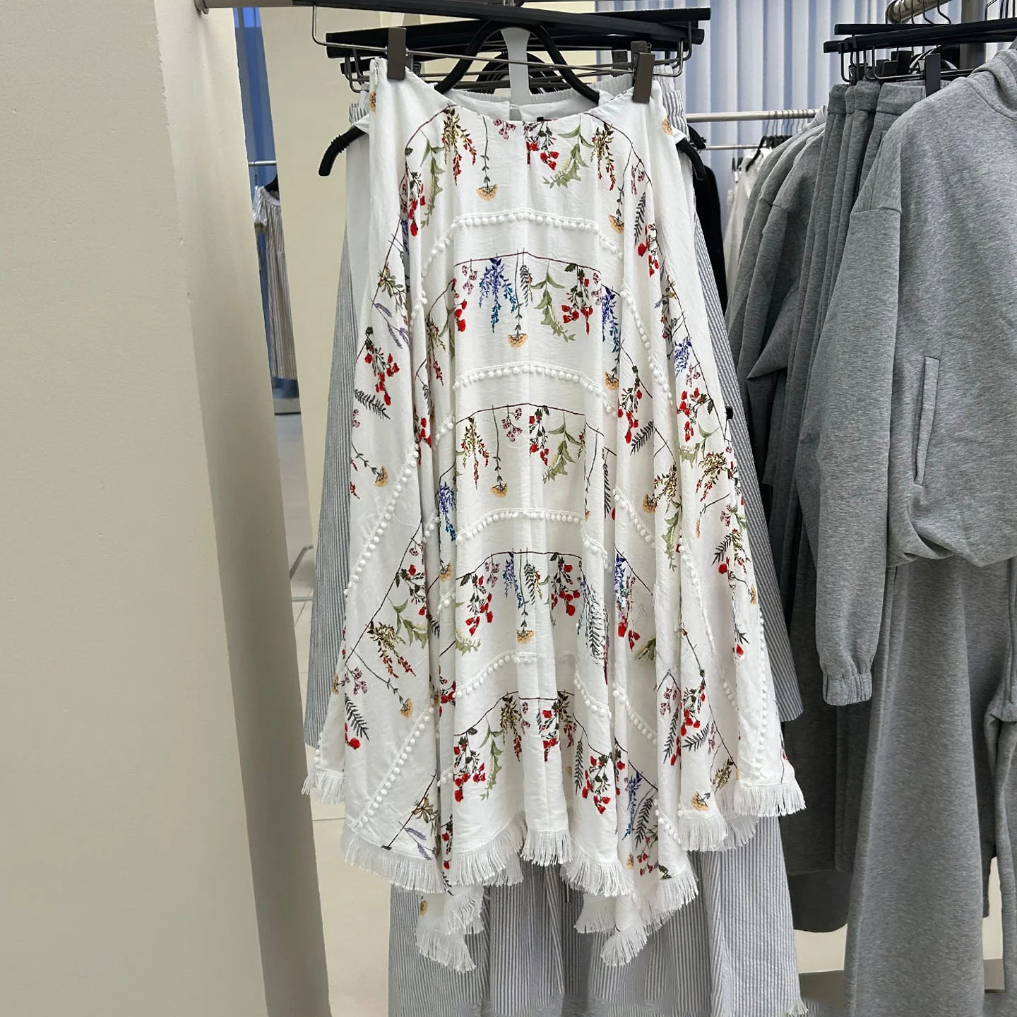 URZA Women's Casual Fringed Skirt Autumn 2025 Faion Ele Daily Wear Stand Fit mid Waist Other Material Other Proc
URZA Women's Casual Fringed Skirt Autumn 2025 Faion Ele Daily Wear Stand Fit mid Waist Other Material Other Proc