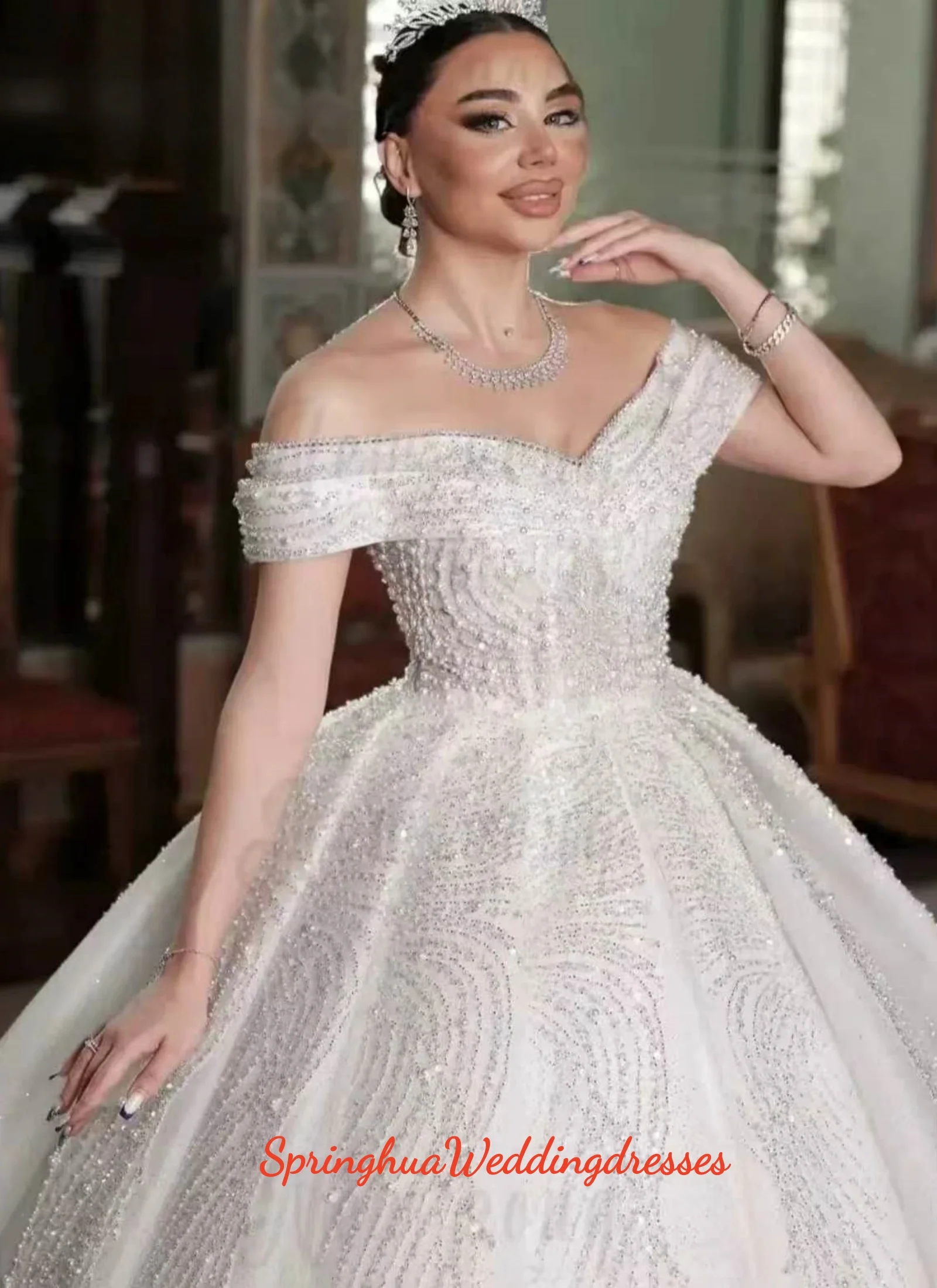 V Neck Wedding Dresses Off Shoulder Lace Appliqued Bridal Gowns Plus Size Wedding Gowns Customized Vestidos De Novia
V Neck Wedding Dresses Off Shoulder Lace Appliqued Bridal Gowns Plus Size Wedding Gowns Customized Vestidos De Novia