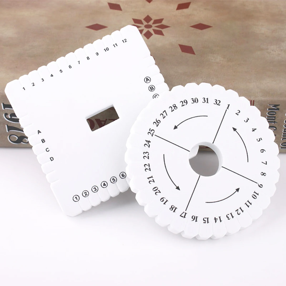 2Pcs Practical Beading Cord Disc Braiding Board Handmade Weaving Disk Plate Diy Craft Kit
2Pcs Practical Beading Cord Disc Braiding Board Handmade Weaving Disk Plate Diy Craft Kit