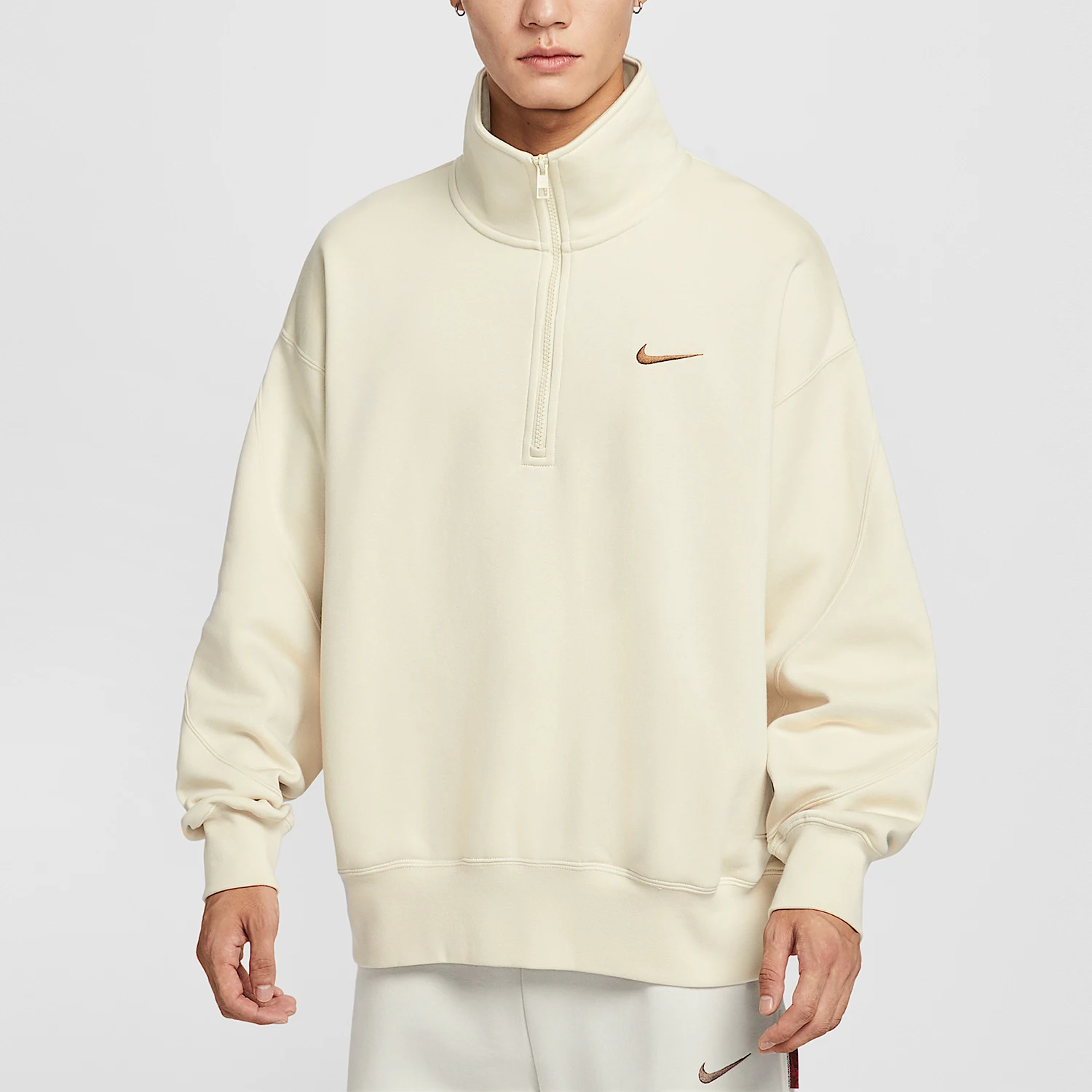 Nike genuine Sportswear men's half zip loose high neck sweatshirt IO7828-229
Nike genuine Sportswear men's half zip loose high neck sweatshirt IO7828-229