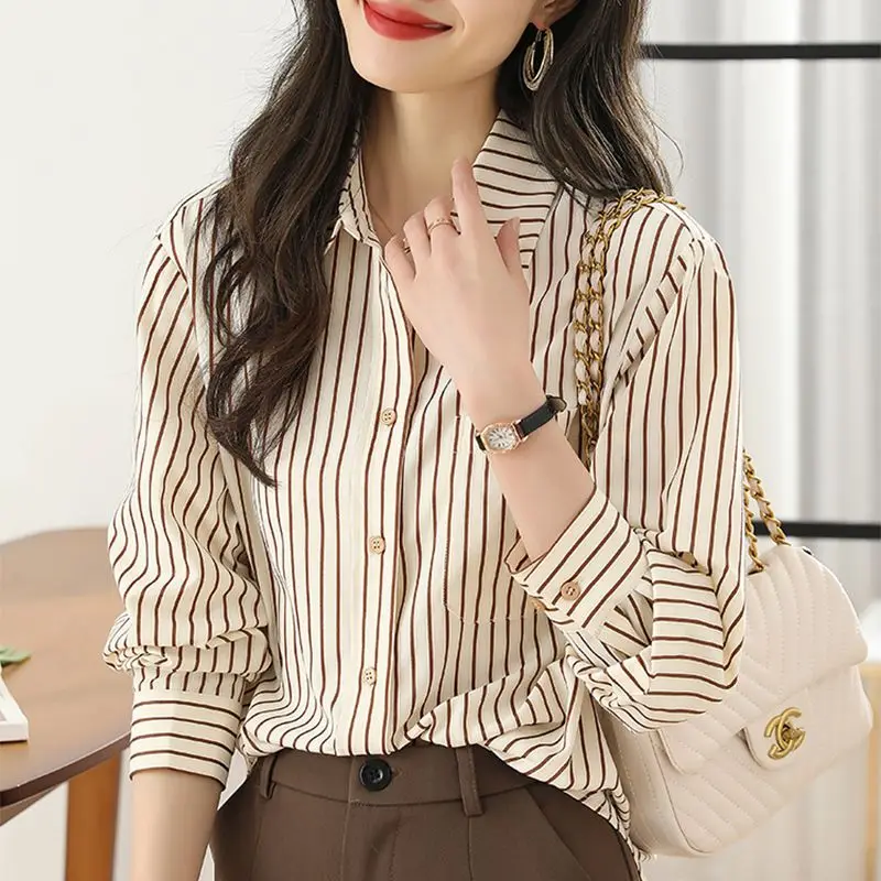 2024 Spring Autumn Women New Long Sleeve Striped Shirt Female Turn Down Collar Blouses Ladies Fashion Loose Casual Shirts J342
2024 Spring Autumn Women New Long Sleeve Striped Shirt Female Turn Down Collar Blouses Ladies Fashion Loose Casual Shirts J342