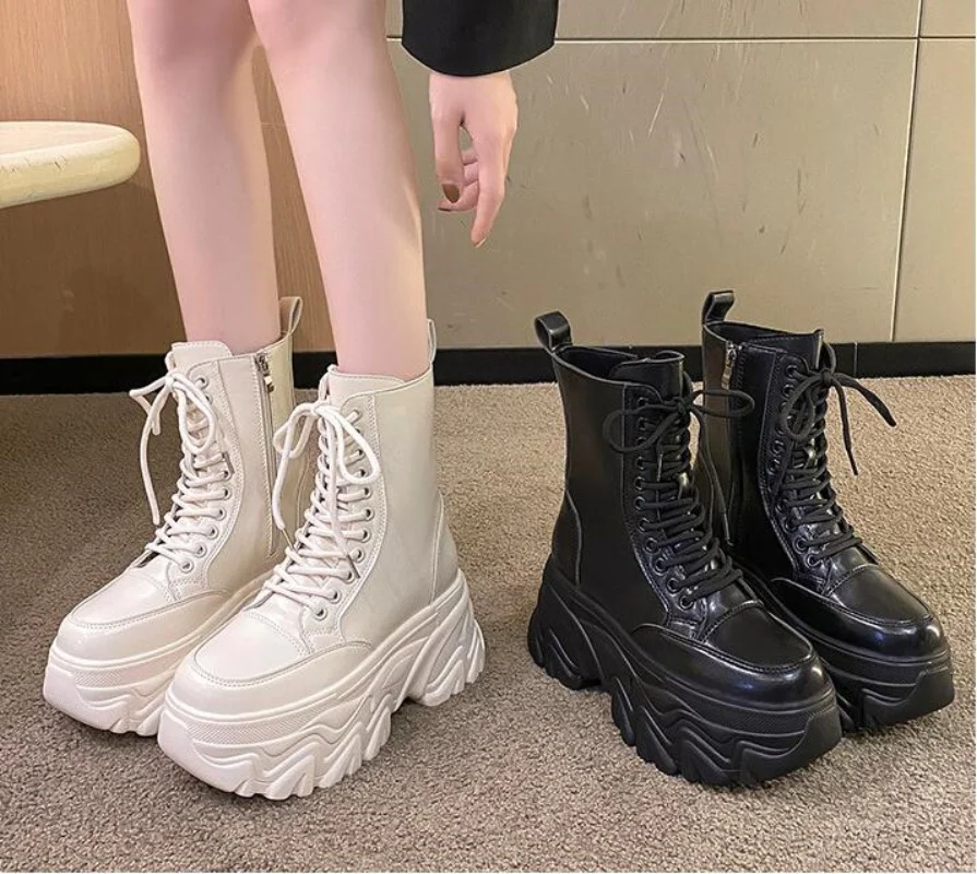 Ботинки на очень высокой платформе в стиле панк, женские мотоциклетные ботинки на массивном каблуке со шнуровкой, черно-белые женские ботильоны на толстой подошве
Ботинки на очень высокой платформе в стиле панк, женские мотоциклетные ботинки на массивном каблуке со шнуровкой, черно-белые женские ботильоны на толстой подошве