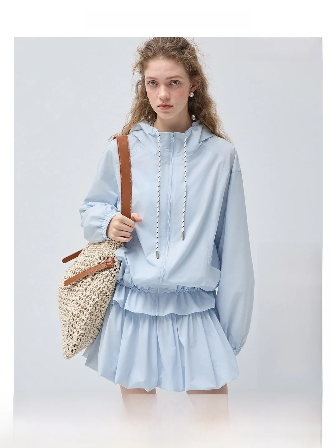 Vega Chang Macaron Casual Fashion Set Women Summer Lightweight Set Breathable High Waist Shorts Sleeve Design Spring Outfit
Vega Chang Macaron Casual Fashion Set Women Summer Lightweight Set Breathable High Waist Shorts Sleeve Design Spring Outfit