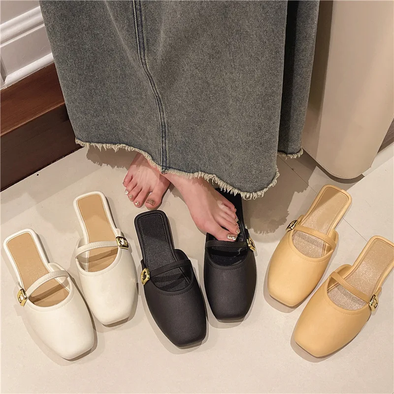 A new style of women's half slippers with a single ribbon, featuring a retro style and a small square toe
A new style of women's half slippers with a single ribbon, featuring a retro style and a small square toe