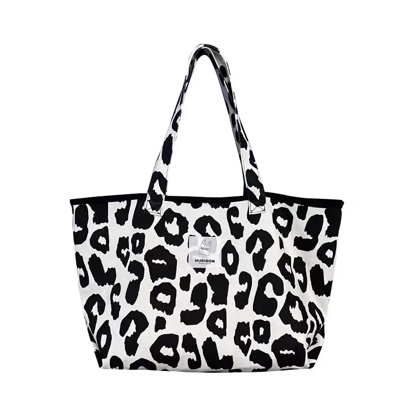 Fashion Women's Canvas Shoulder Bag 2025 Casual Large Capacity Leopard Print Shopper Tote with Snap Cute Girl Handbag
Fashion Women's Canvas Shoulder Bag 2025 Casual Large Capacity Leopard Print Shopper Tote with Snap Cute Girl Handbag