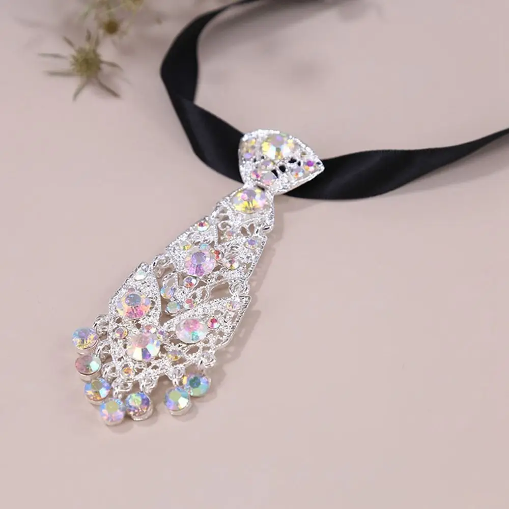 Necktie English Gentleman Style Suit Unisex Women Necktie Metal Rhinestone Necktie Business Ties Men Ties
Necktie English Gentleman Style Suit Unisex Women Necktie Metal Rhinestone Necktie Business Ties Men Ties