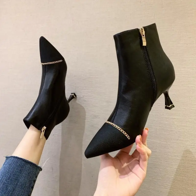 New Arrival 2024 Women's Pointed Toe Short Boots High Heels Stiletto Fashion Solid Color Shoes for Women Botas Mujer Q467
New Arrival 2024 Women's Pointed Toe Short Boots High Heels Stiletto Fashion Solid Color Shoes for Women Botas Mujer Q467