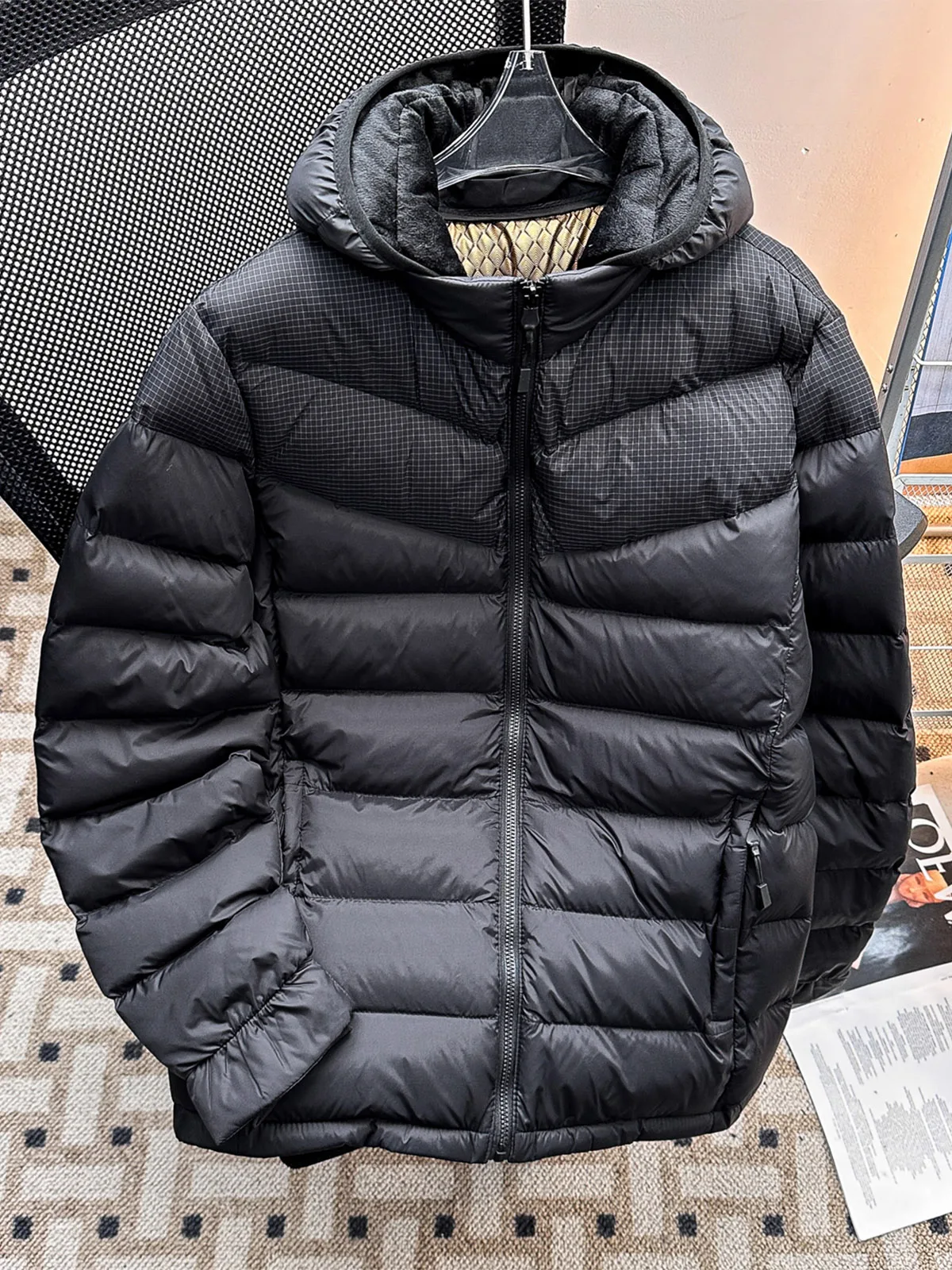 Men's Winter Jacket 2025 Winter Thickened Outdoor Hooded down Cotton Coat Lightweight Warm Simple Bread Style Clothing
Men's Winter Jacket 2025 Winter Thickened Outdoor Hooded down Cotton Coat Lightweight Warm Simple Bread Style Clothing