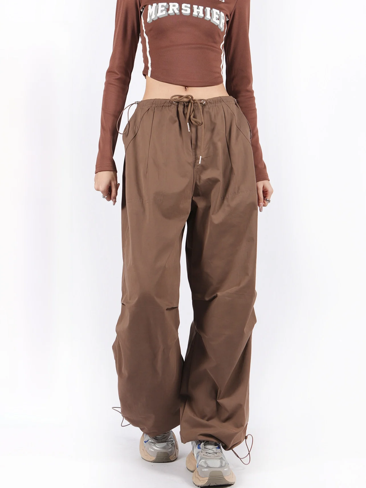 Американские женские брюки-карго с низкой талией, коричневые, с широкими штанинами, прямые, повседневные, в стиле парашютиста, уличный стиль
Американские женские брюки-карго с низкой талией, коричневые, с широкими штанинами, прямые, повседневные, в стиле парашютиста, уличный стиль