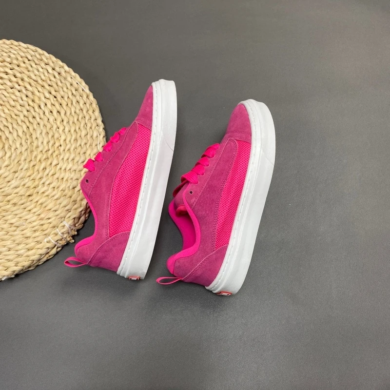 Rose red color blocked low top skateboard shoes with suede mesh breathable casual shoes, American retro street style versatile
Rose red color blocked low top skateboard shoes with suede mesh breathable casual shoes, American retro street style versatile