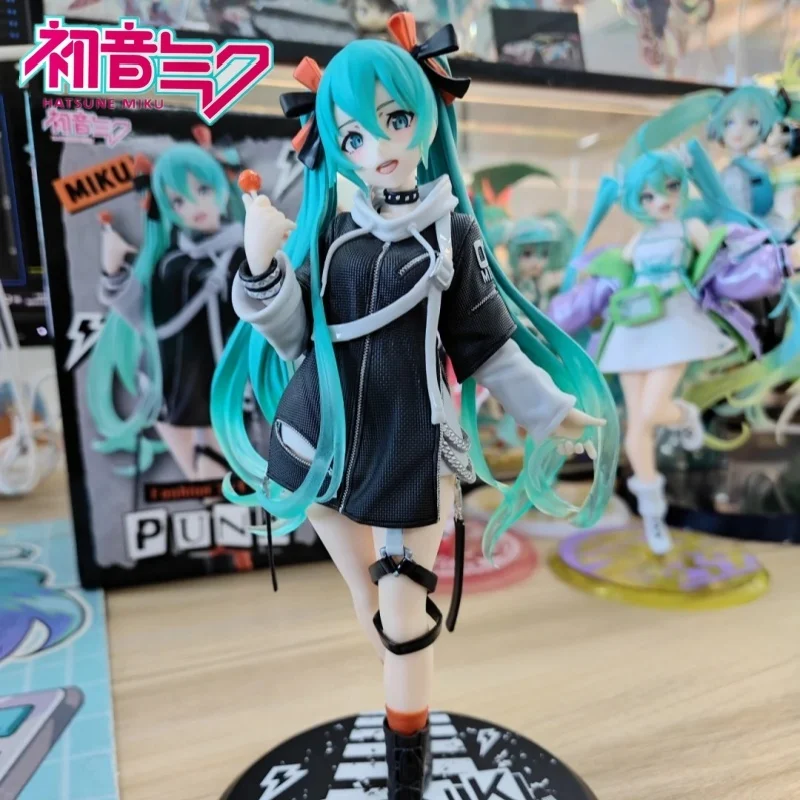 Original Taito Fashion Vocaloid Hatsune Miku Anime Figure Punk Future Collection Desktop Decoration Model Toys Collection Gifts
Original Taito Fashion Vocaloid Hatsune Miku Anime Figure Punk Future Collection Desktop Decoration Model Toys Collection Gifts