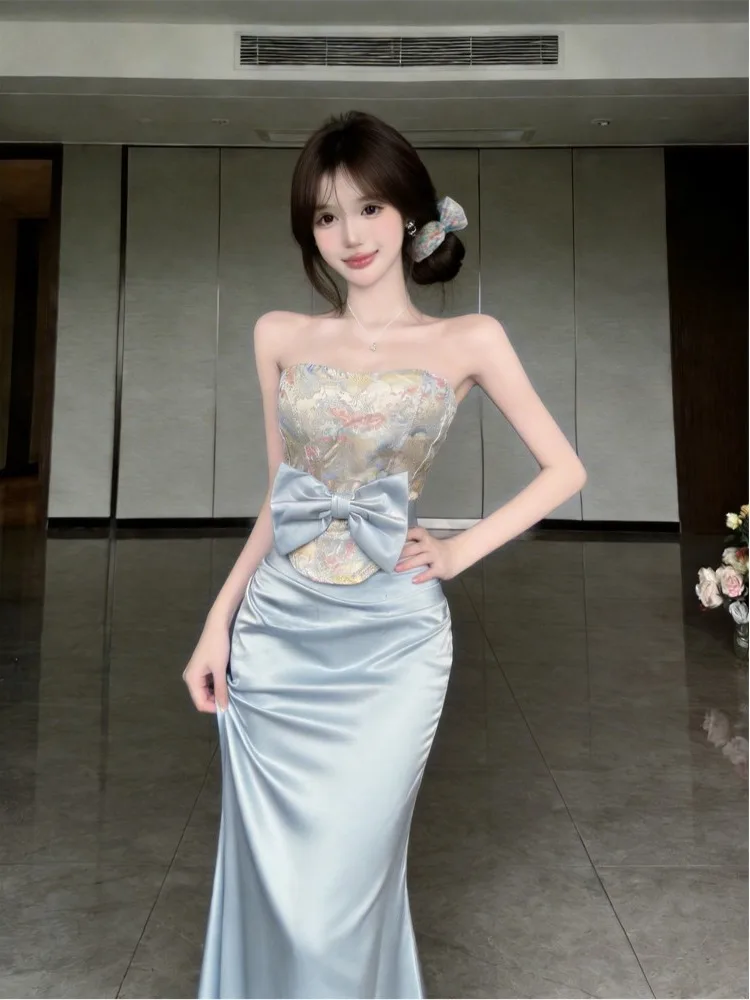 Elegant Floral Print Knot Crop Top And Skirt Set Sexy Strapless Satin Wrap Bodycon Fish Tail Women's Summer Outfit
Elegant Floral Print Knot Crop Top And Skirt Set Sexy Strapless Satin Wrap Bodycon Fish Tail Women's Summer Outfit