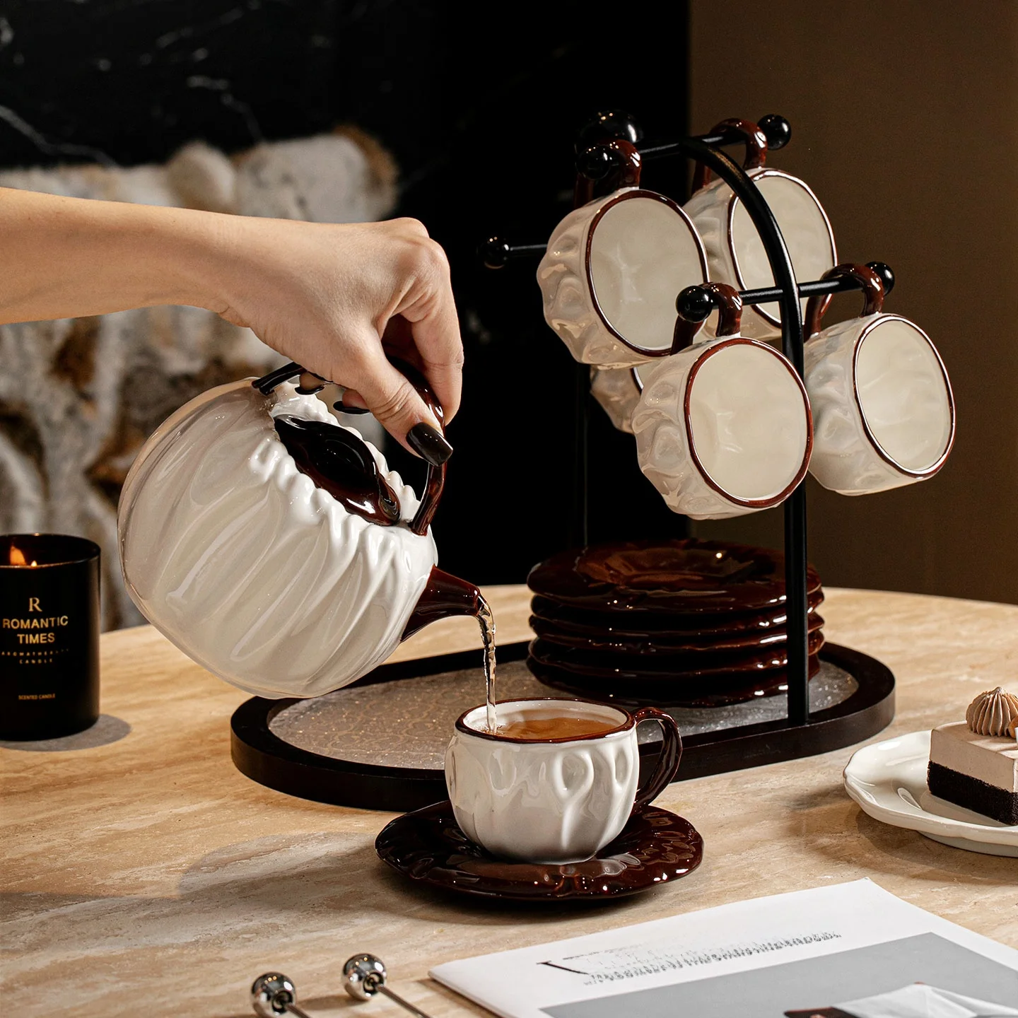 Elegant Ceramic Cup Set for Living Room Tea Drinking Moving New Home Wedding Gift Middle-Aged Cup Set Home Dining Utensils
Elegant Ceramic Cup Set for Living Room Tea Drinking Moving New Home Wedding Gift Middle-Aged Cup Set Home Dining Utensils