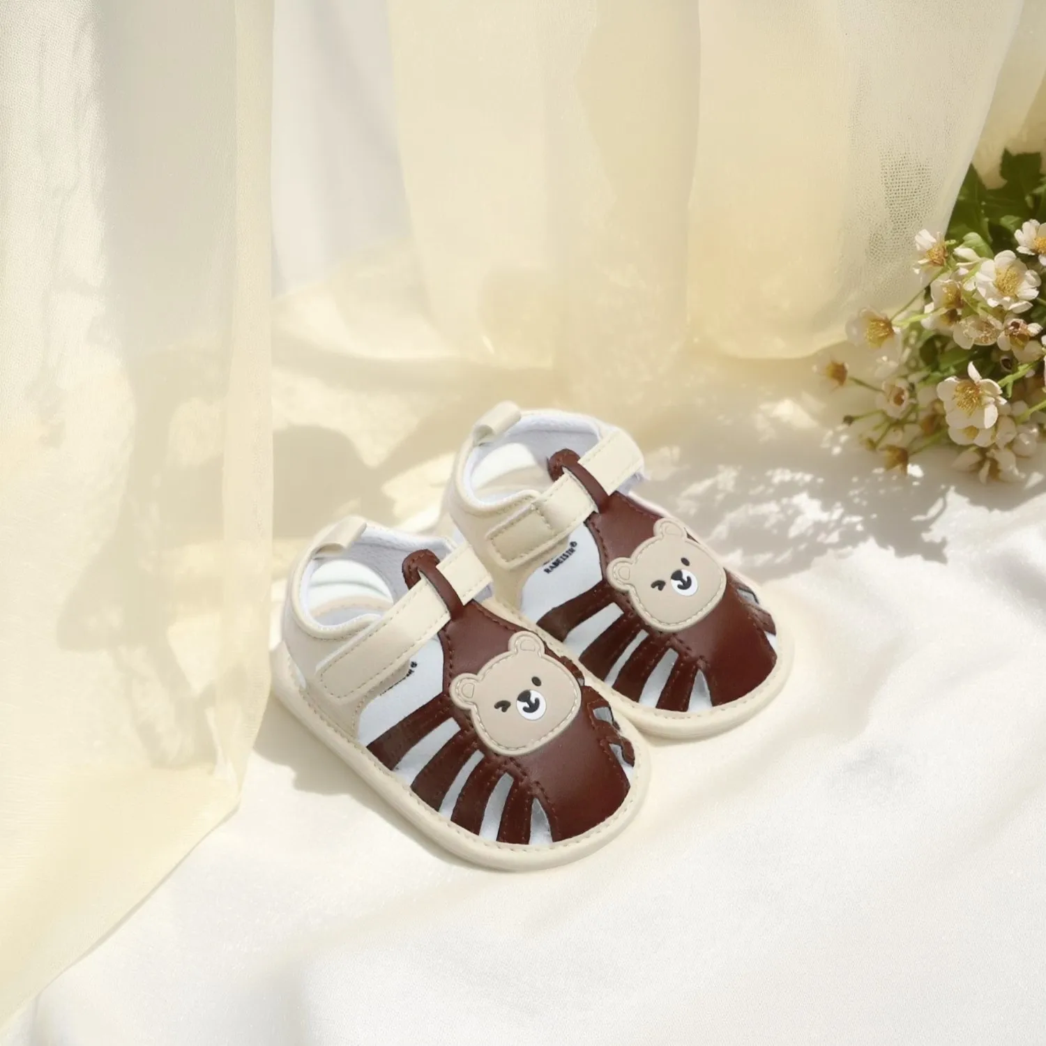 Male baby shoes, summer sandals, 0-1 year old baby walking shoes, toe cover, anti kick, soft sole, comfortable
Male baby shoes, summer sandals, 0-1 year old baby walking shoes, toe cover, anti kick, soft sole, comfortable