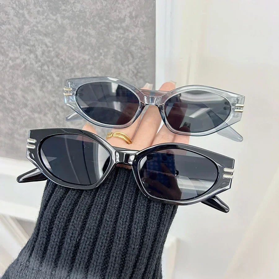 Vintage Women Fashion Square Sunglasses Retro Black Sun Glasses Female Male Eyewear Oculos 
Vintage Women Fashion Square Sunglasses Retro Black Sun Glasses Female Male Eyewear Oculos