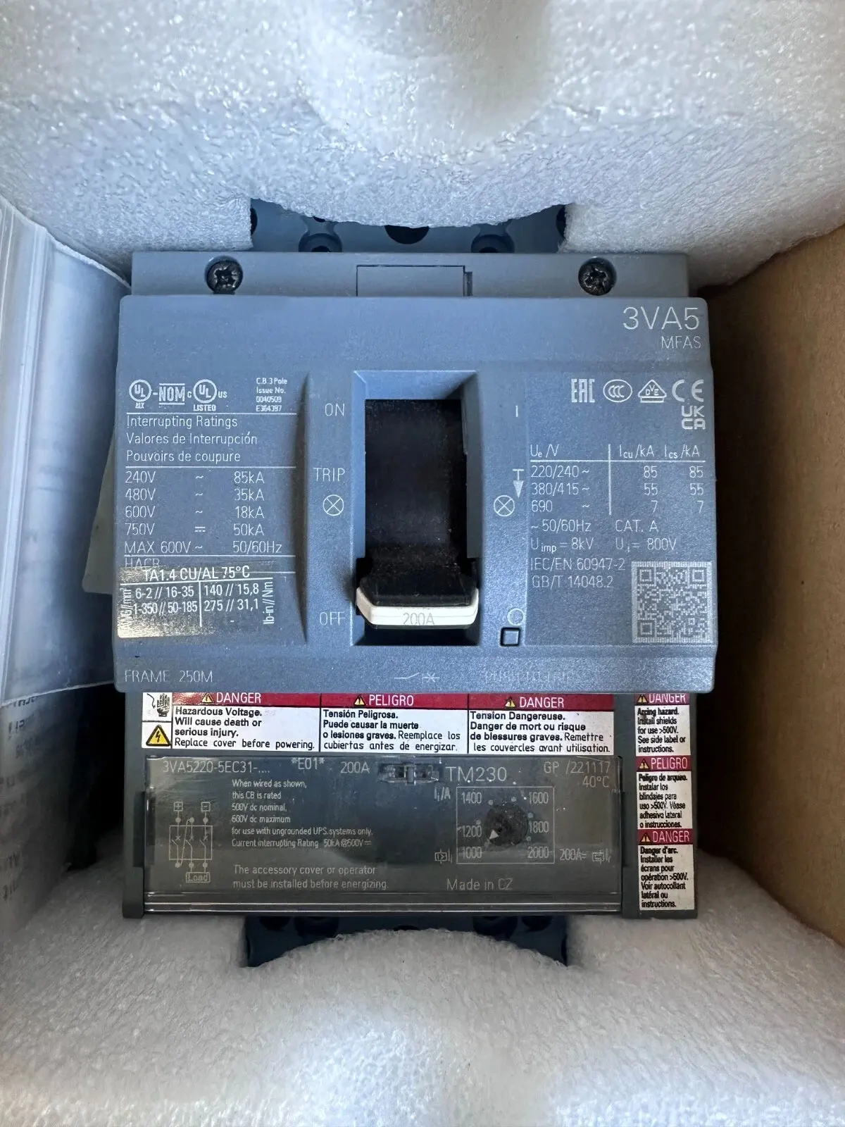Совершенно новый 3VA2340-5HL32-0AA0 3VA5220-5EC31-0AA0 3VA2 340-5HL32-0AA0 3VA5 220-5EC31-0AA0 Гарантия один год
Совершенно новый 3VA2340-5HL32-0AA0 3VA5220-5EC31-0AA0 3VA2 340-5HL32-0AA0 3VA5 220-5EC31-0AA0 Гарантия один год