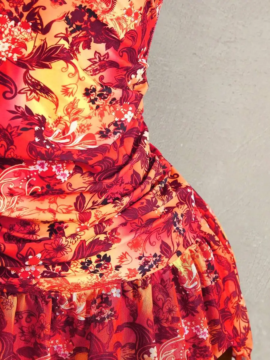 Floral Print Two Piece Swim Dress With Deep V Neck Tie Front Ruched Waist And Layered Flounce For Beach Summer Wear
Floral Print Two Piece Swim Dress With Deep V Neck Tie Front Ruched Waist And Layered Flounce For Beach Summer Wear