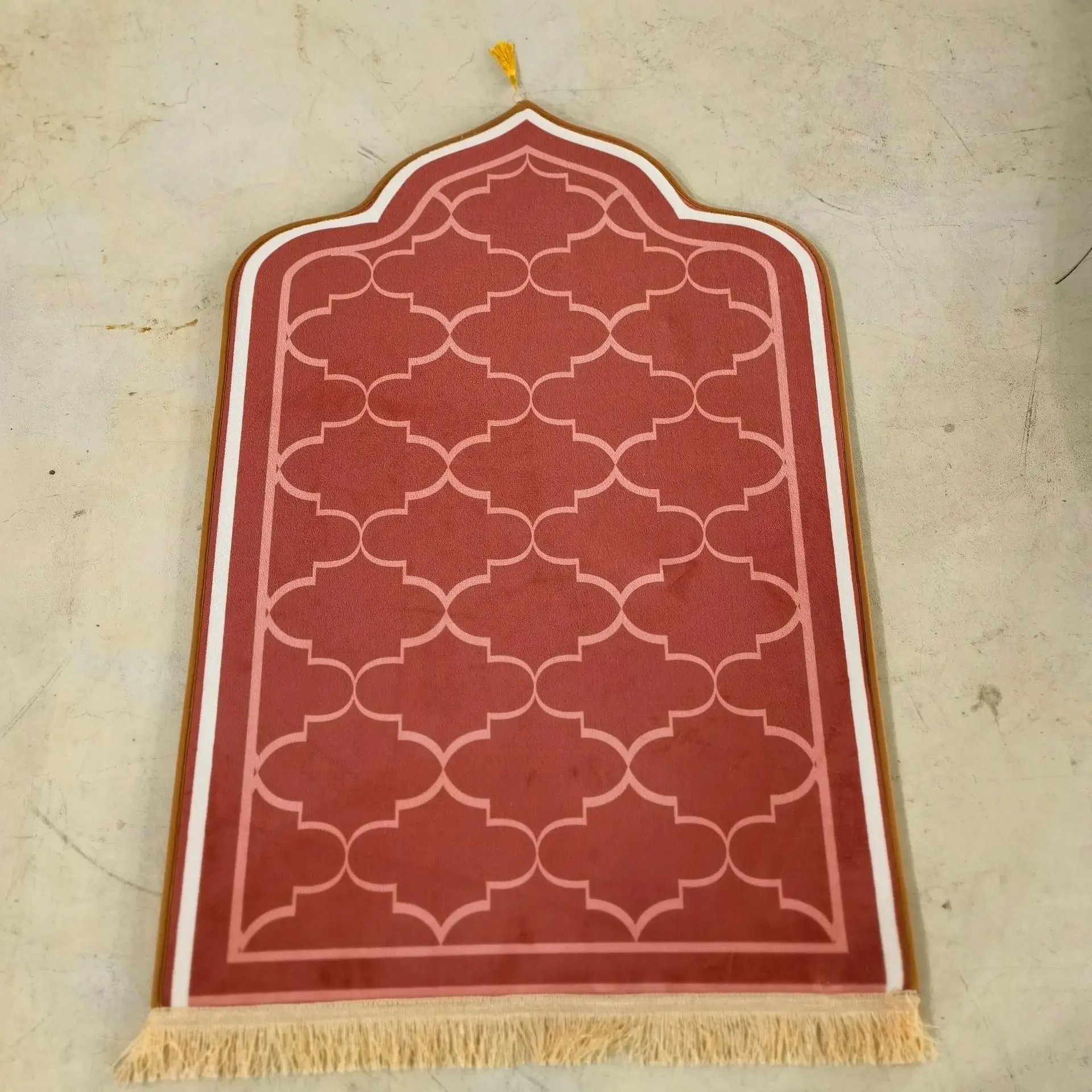 Non-slip Portable Flannel Carpet Prayer Soft Travel Prayer Rug Worship Kneel Embossing Floor Carpets Ramadan
Non-slip Portable Flannel Carpet Prayer Soft Travel Prayer Rug Worship Kneel Embossing Floor Carpets Ramadan