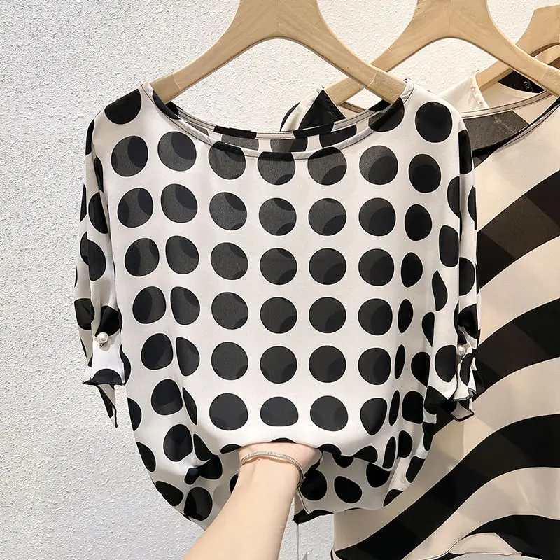 2024 Summer New Korean Edition Loose and Slim Round Neck Striped Short Sleeve Beaded Chiffon Shirt Women's Thin Fashion and Temp
2024 Summer New Korean Edition Loose and Slim Round Neck Striped Short Sleeve Beaded Chiffon Shirt Women's Thin Fashion and Temp