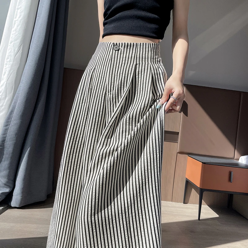Ice striped wide leg pants for women in summer 2025, high waisted loose casual straight leg cotton linen suit pants
Ice striped wide leg pants for women in summer 2025, high waisted loose casual straight leg cotton linen suit pants