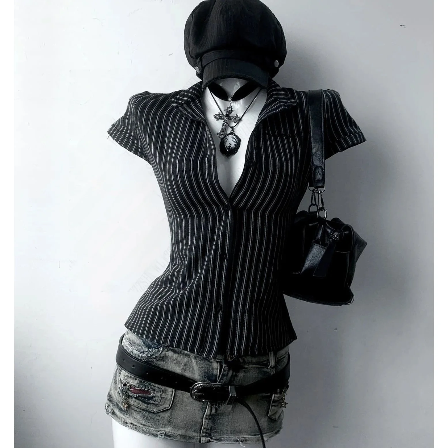 Y2K Stripes Slim Fit Faion Punk Women's Gothic Aesthetic T-irt Cleanfit Sle Winter Collection Ladies' Cotton Tee
Y2K Stripes Slim Fit Faion Punk Women's Gothic Aesthetic T-irt Cleanfit Sle Winter Collection Ladies' Cotton Tee