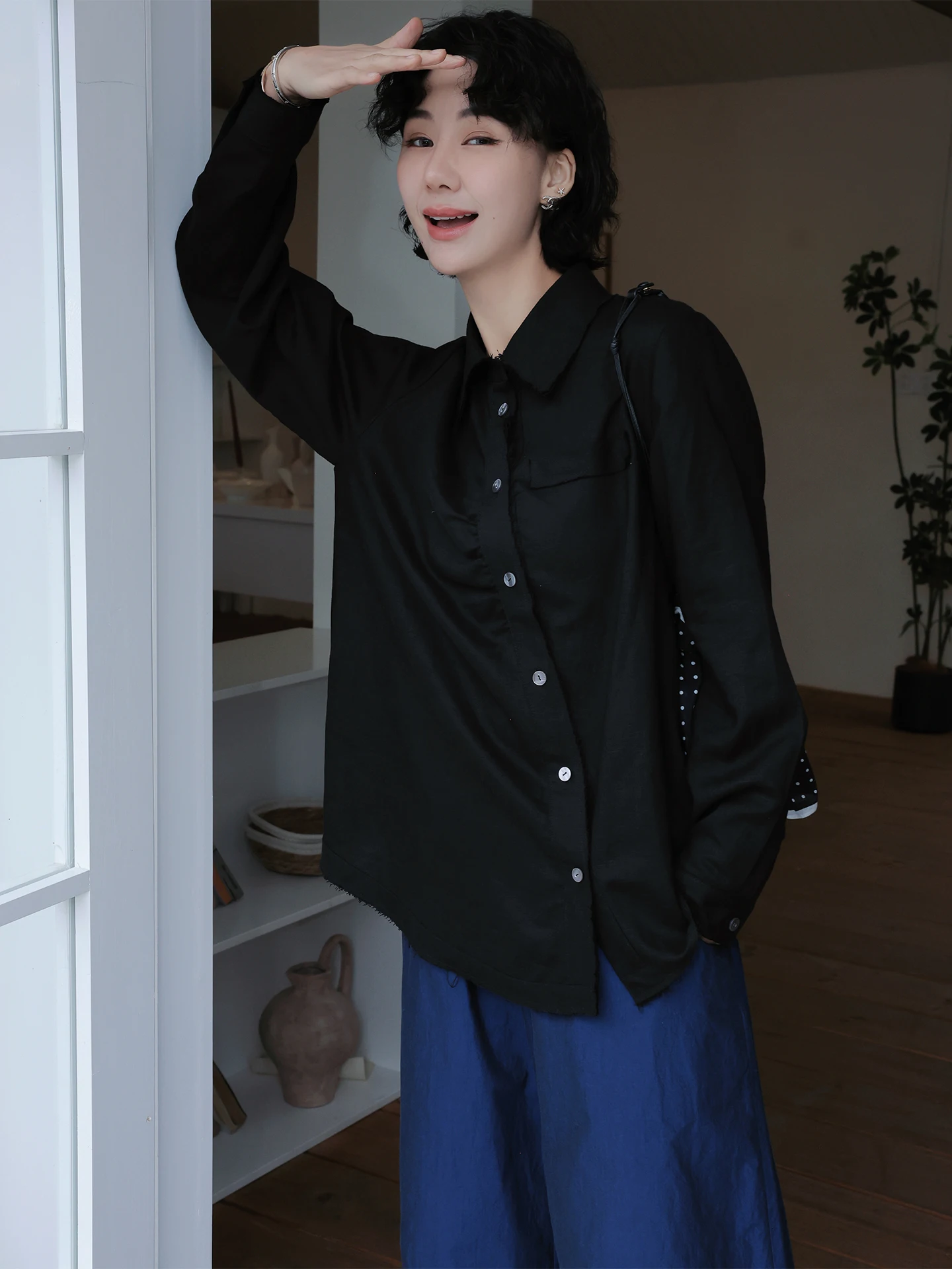 TT Silk Linen Loose Long Sleeve Shirt Black High-End Feeling Spring New Style Casual Wind Women's Premium Shirt
TT Silk Linen Loose Long Sleeve Shirt Black High-End Feeling Spring New Style Casual Wind Women's Premium Shirt