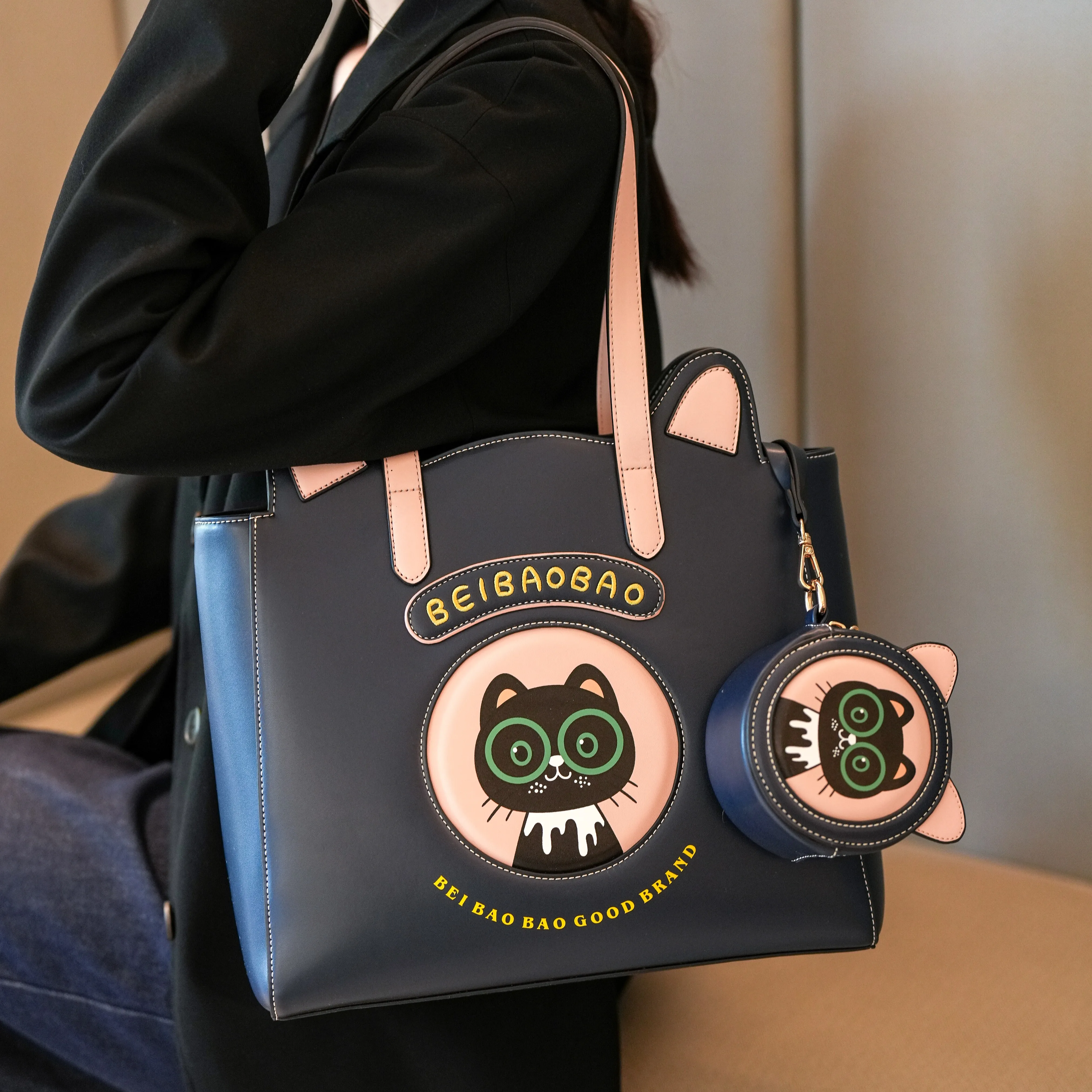 BeiBaoBao Фирменная Новинка, креативная сумка для кампуса на одно плечо с портмоне, модная универсальная уличная сумка-тоут под мышками
BeiBaoBao Фирменная Новинка, креативная сумка для кампуса на одно плечо с портмоне, модная универсальная уличная сумка-тоут под мышками