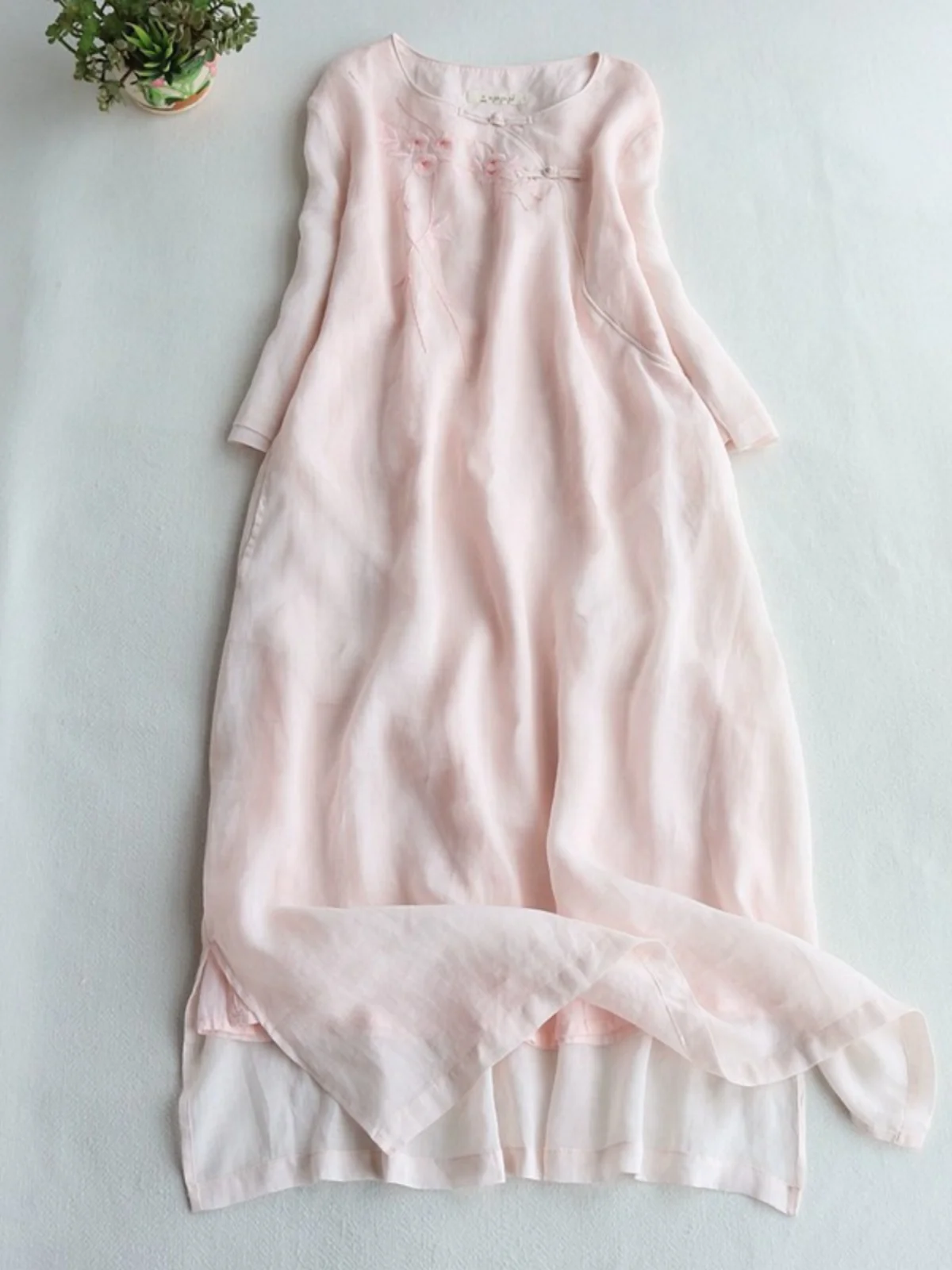 Длинное платье из хлопка и льна с вышивкой в стиле ретро, юбка трапециевидной формы со свободной талией Five Sve, летнее платье средней длины, винтажное платье
Длинное платье из хлопка и льна с вышивкой в стиле ретро, юбка трапециевидной формы со свободной талией Five Sve, летнее платье средней длины, винтажное платье