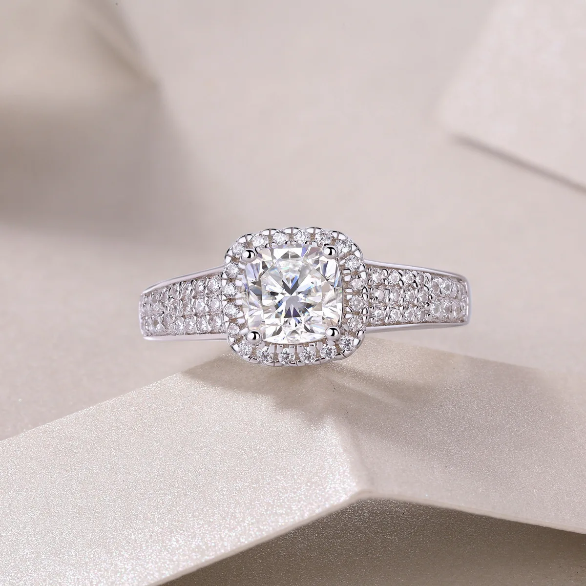 An elegant 925 sterling silver moissanite engagement ring in vintage luxury style, set in a party jewelry gift box, featherless
An elegant 925 sterling silver moissanite engagement ring in vintage luxury style, set in a party jewelry gift box, featherless