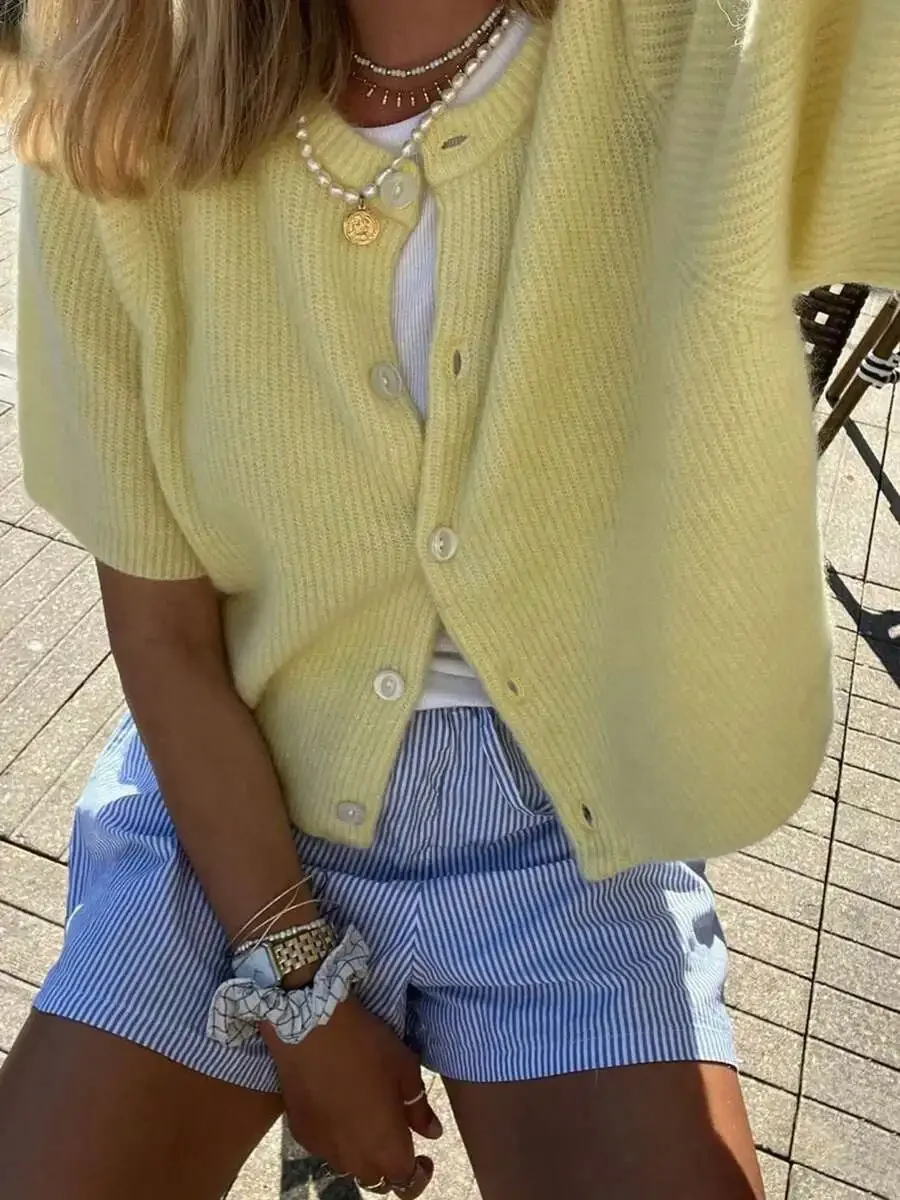 Women Short Sleeve Ribbed Knit Cropped Cardigan Lightweight Open Front Sweater
Women Short Sleeve Ribbed Knit Cropped Cardigan Lightweight Open Front Sweater