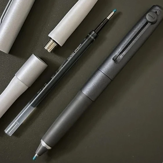ZENTO Uniball Gel Pen UBZH07.25 Signature Model Rollerball Pen Black 0.7 0.5F Imported From Japan UNI Writing Gift Stationery
ZENTO Uniball Gel Pen UBZH07.25 Signature Model Rollerball Pen Black 0.7 0.5F Imported From Japan UNI Writing Gift Stationery