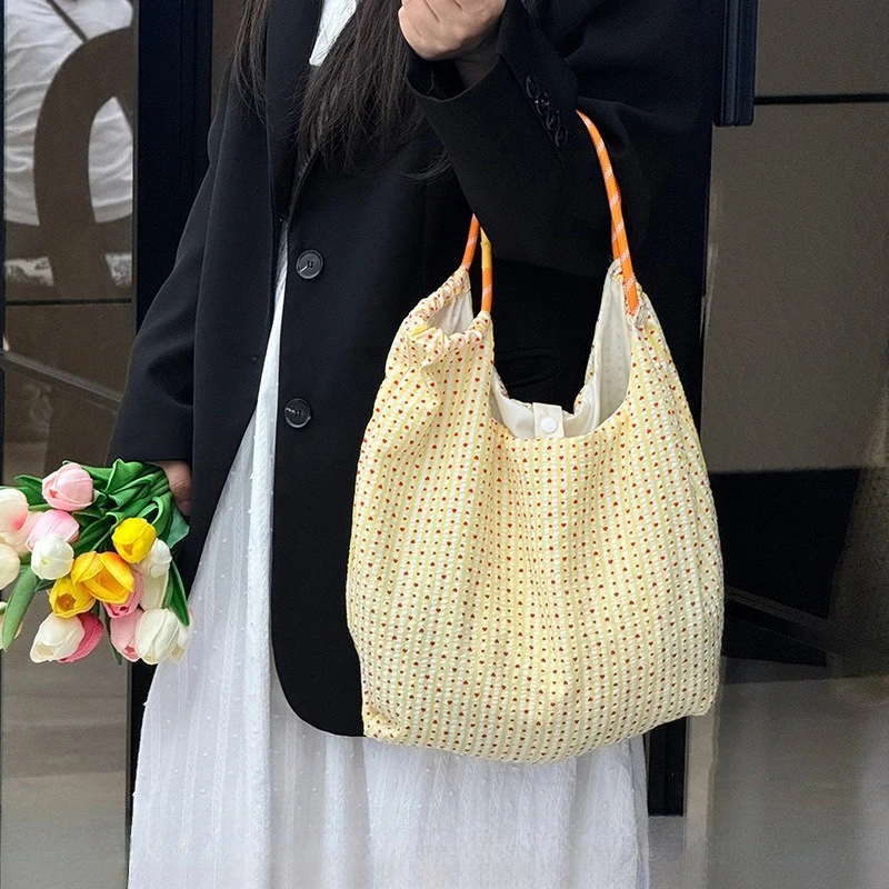 Korean Embossed Handbag Canvas Bag Small Floral Large-capacity Hand-carried Shopping Storage Bag
Korean Embossed Handbag Canvas Bag Small Floral Large-capacity Hand-carried Shopping Storage Bag