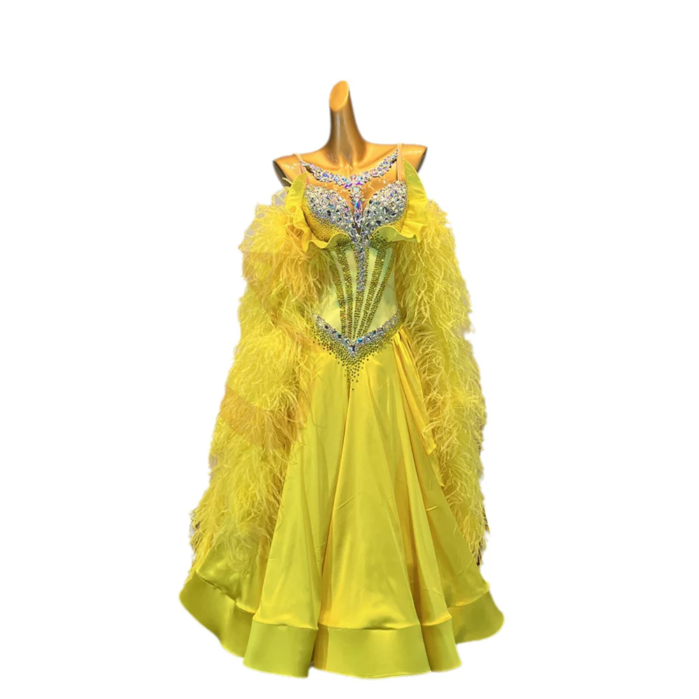 Latin Dance Costume AB Stone Female Adult Children High end Customized Diamond Collar Large Skirt Samba Performance Dress
Latin Dance Costume AB Stone Female Adult Children High end Customized Diamond Collar Large Skirt Samba Performance Dress