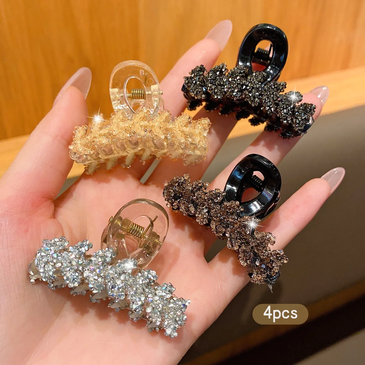 4 fashionable clips, sweet hair clips, suitable hair accessories for daily use
4 fashionable clips, sweet hair clips, suitable hair accessories for daily use