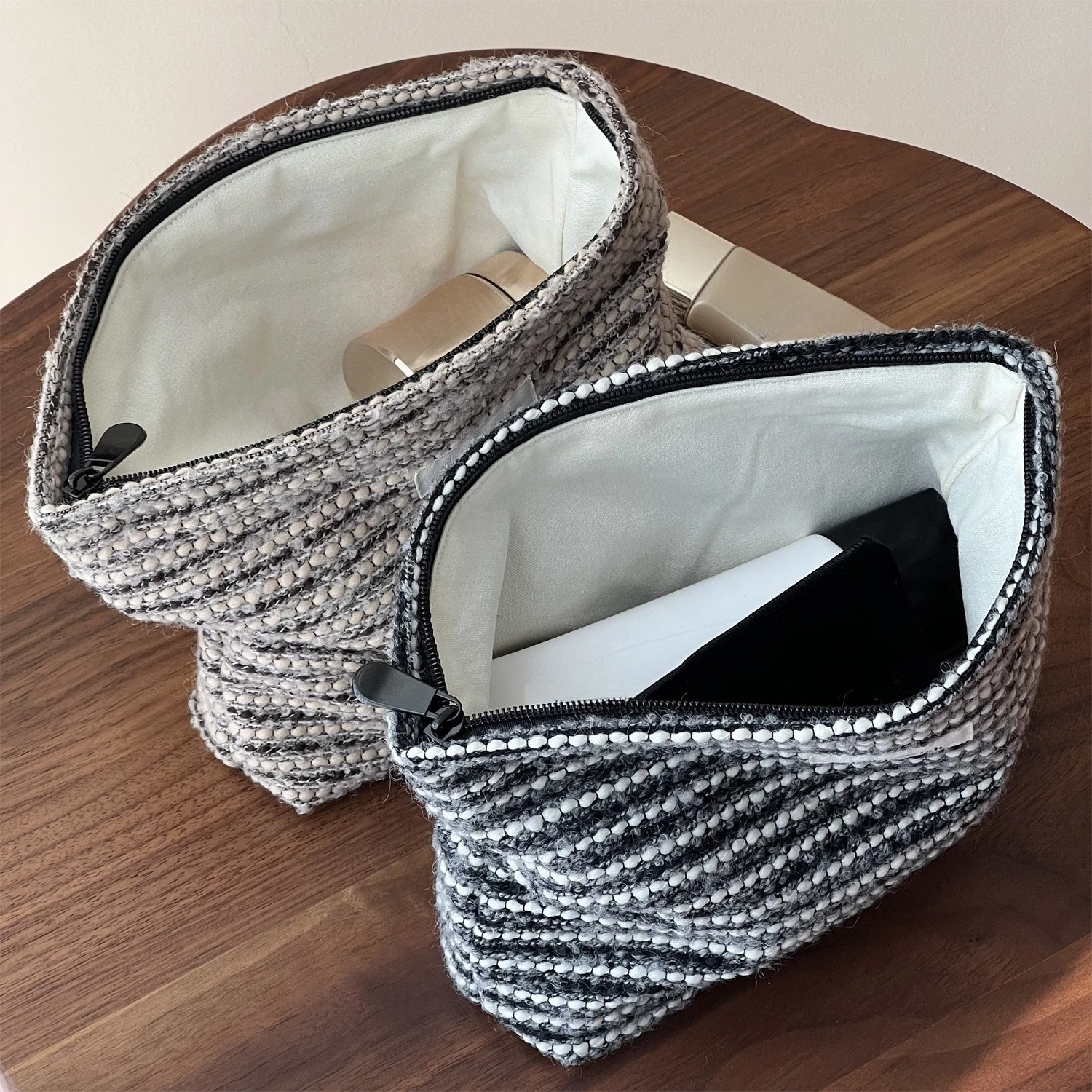 Vintage Toiletry Bag for Women Men Large Capacity Travel Cosmetic Organizer Storage Clutch Makeup Bag
Vintage Toiletry Bag for Women Men Large Capacity Travel Cosmetic Organizer Storage Clutch Makeup Bag