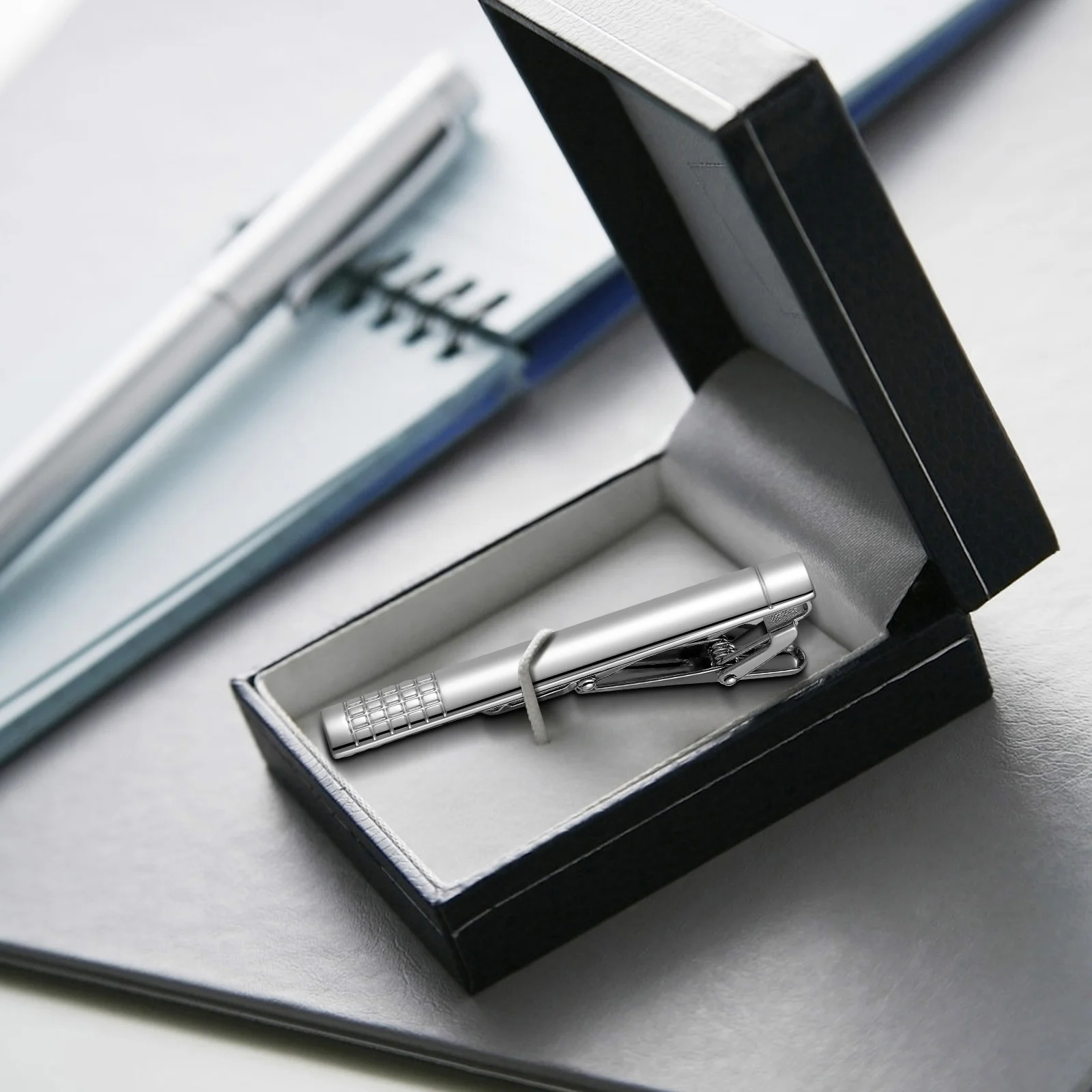 4 Pcs Minimalist Tie Clips for Men Metal Set Business Necktie Clip Clasp Pinch Style Jewelry Accessory Gift
4 Pcs Minimalist Tie Clips for Men Metal Set Business Necktie Clip Clasp Pinch Style Jewelry Accessory Gift