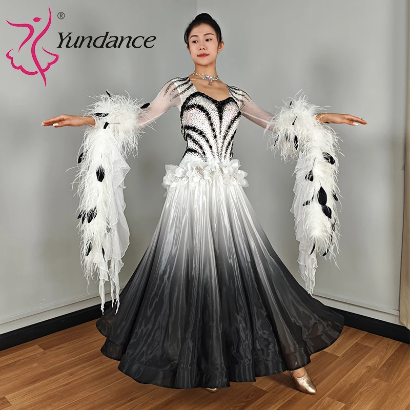 B-25131-1 Ballroom Dance Competition Dress for Women Stage Dance Wear White Lyrical Costume New Standard Modern Dresses
B-25131-1 Ballroom Dance Competition Dress for Women Stage Dance Wear White Lyrical Costume New Standard Modern Dresses