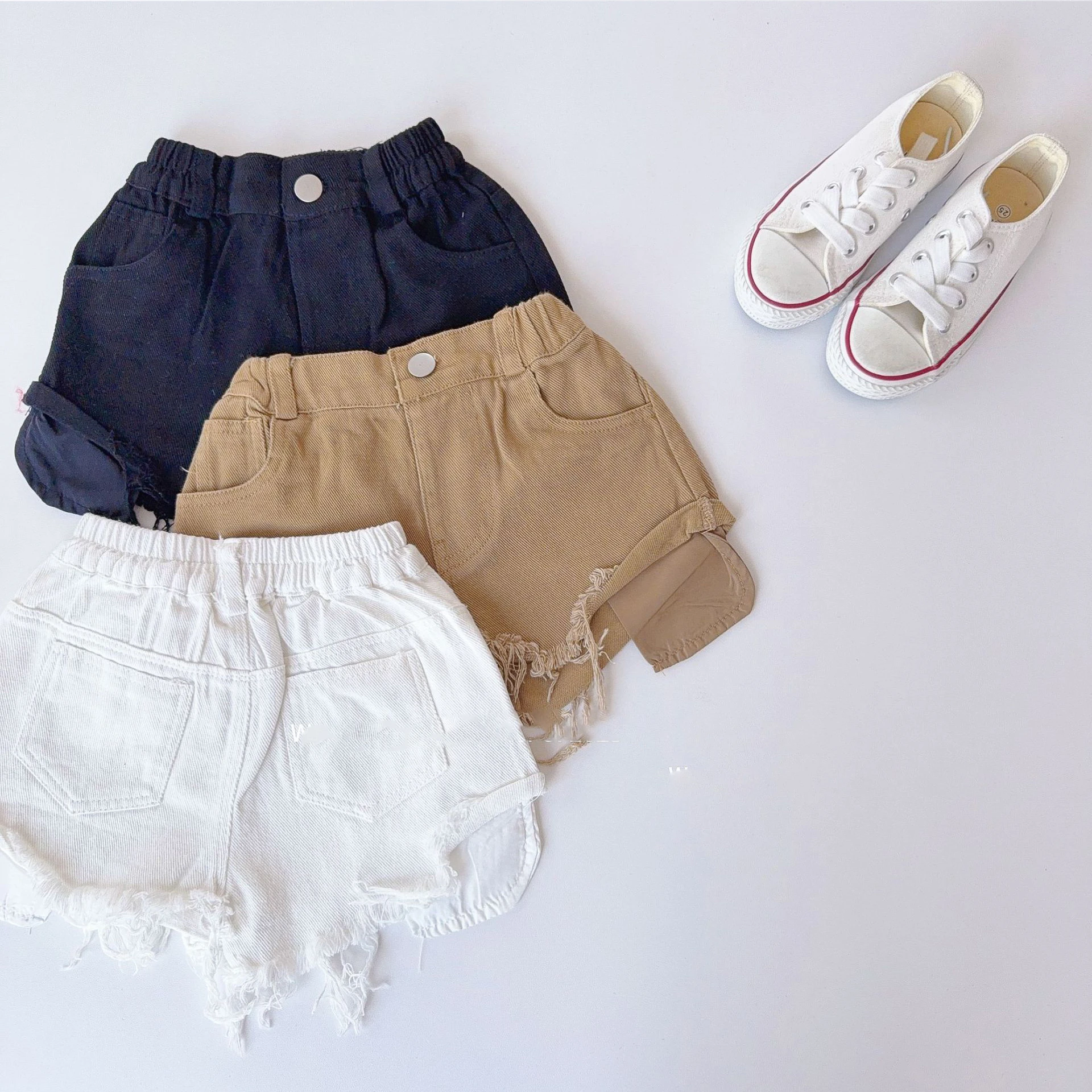 2025 Summer New Children Denim Shorts Solid Girls Hot Pants Baby Jeans Shorts Boys Loose Versatile Casual Shorts Kids Clothes
2025 Summer New Children Denim Shorts Solid Girls Hot Pants Baby Jeans Shorts Boys Loose Versatile Casual Shorts Kids Clothes