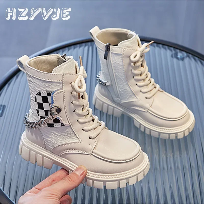 Girl's Fashion With Chain Martin Boots Autumn/Winter New Waterproof and Non Slip Leather Boots Kid's Korean Trend Short Boots
Girl's Fashion With Chain Martin Boots Autumn/Winter New Waterproof and Non Slip Leather Boots Kid's Korean Trend Short Boots
