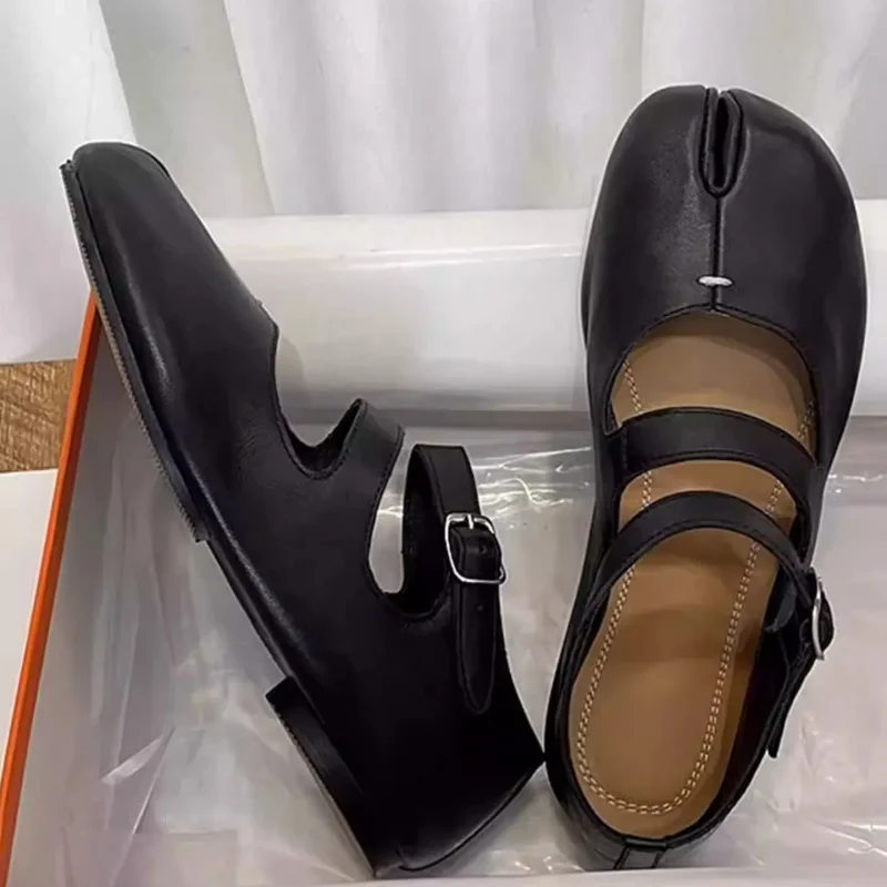 Модные кожаные туфли в стиле ретро из мягкой кожи с разделенным носком на плоской подошве для женщин, туфли Мэри Джейн, балетки, повседневная обувь
Модные кожаные туфли в стиле ретро из мягкой кожи с разделенным носком на плоской подошве для женщин, туфли Мэри Джейн, балетки, повседневная обувь