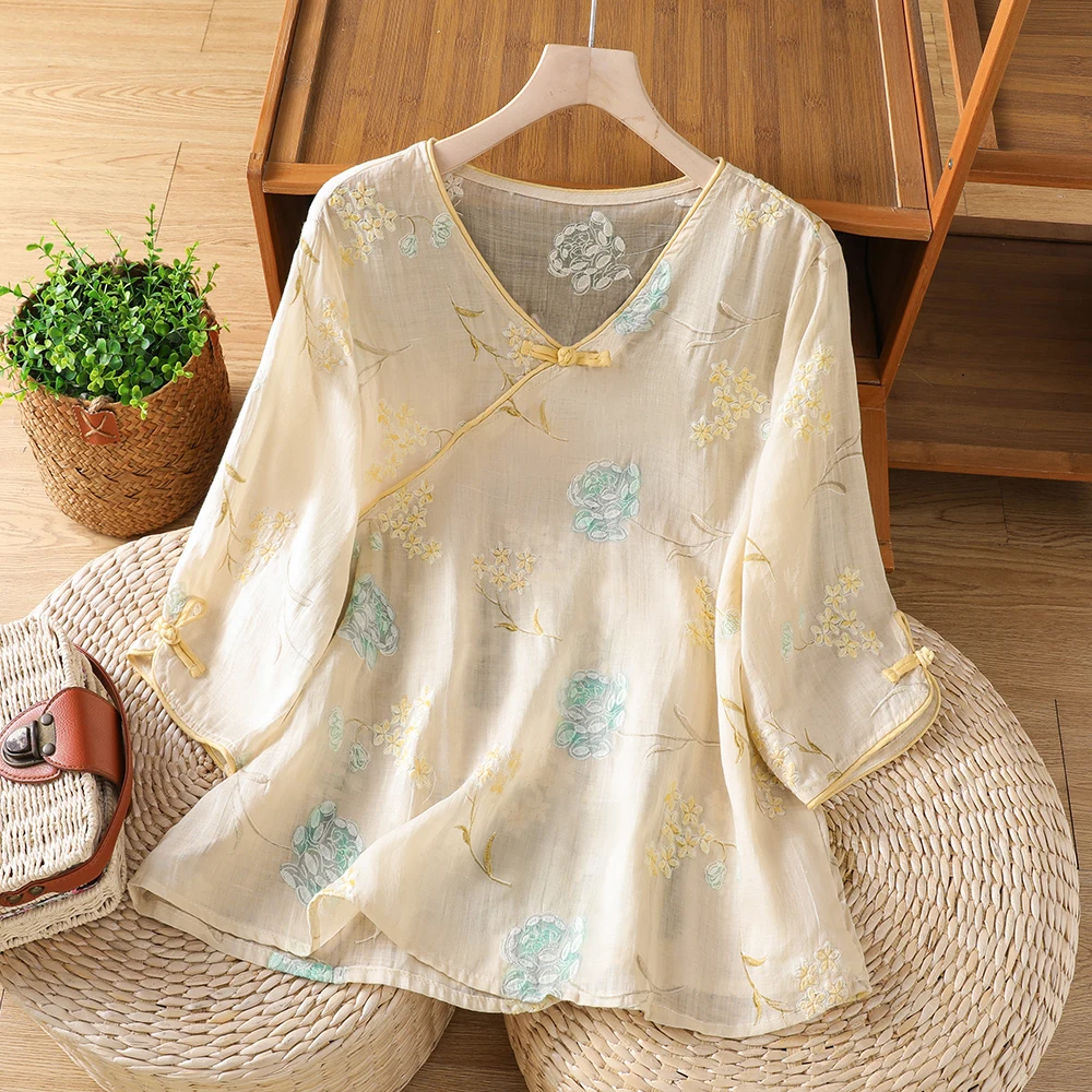 New Chinese Style Women's T-shirt Embroidered round Neck Side Slit Loose Fit Summer Cool Feeling Short Sleeve Top
New Chinese Style Women's T-shirt Embroidered round Neck Side Slit Loose Fit Summer Cool Feeling Short Sleeve Top