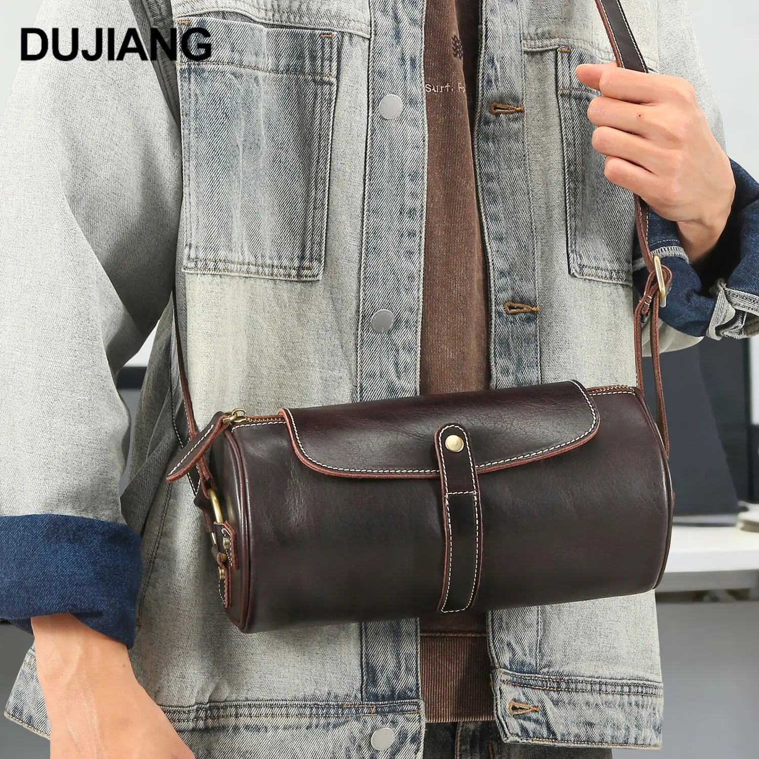 Retro top-grain cowhide cylindrical crossbody bag, commuter leather large-capacity flip-top men's anti-theft single-shoulder bag
Retro top-grain cowhide cylindrical crossbody bag, commuter leather large-capacity flip-top men's anti-theft single-shoulder bag