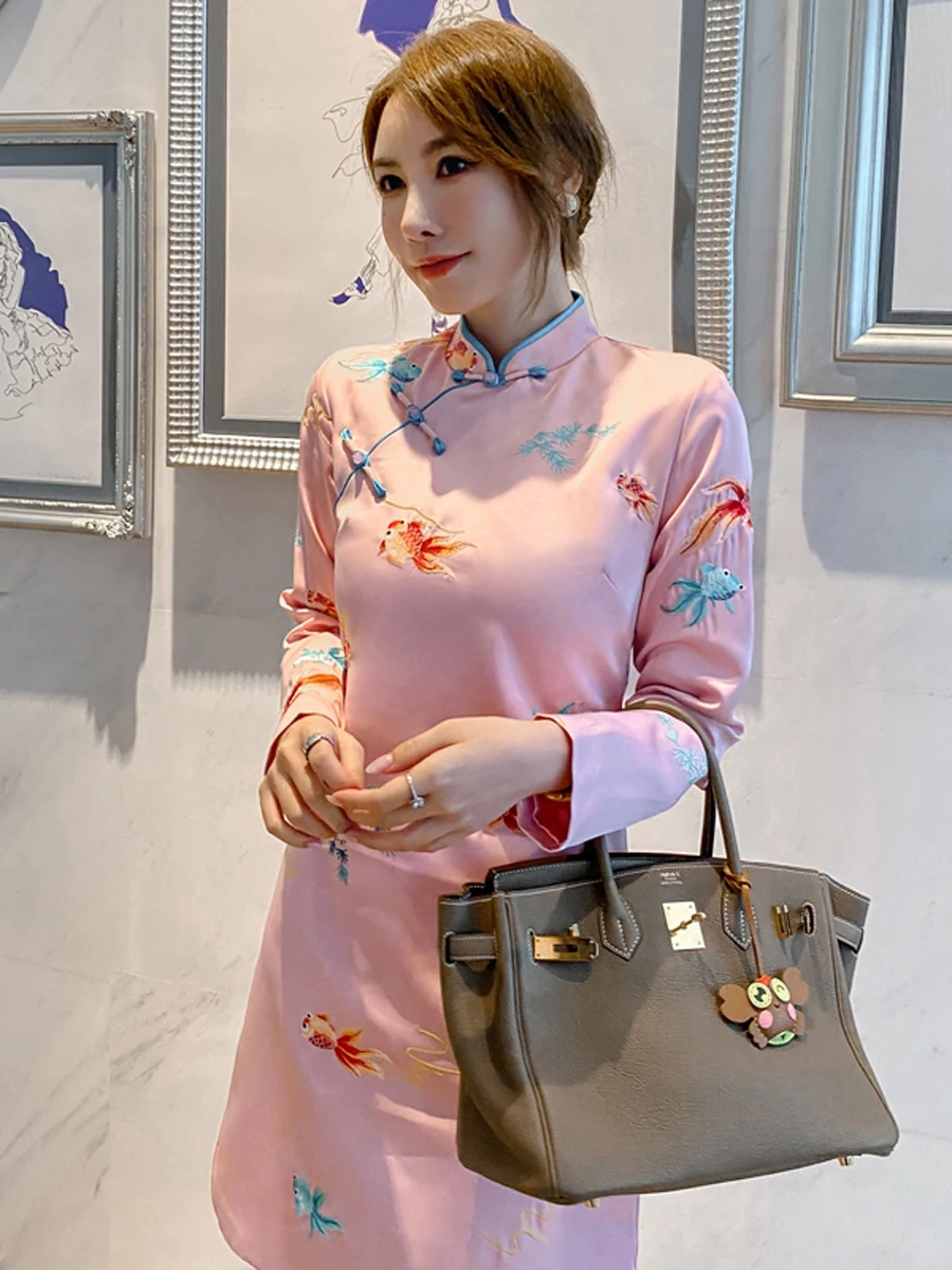 Розовое китайское платье с длинными рукавами и вышивкой, приталенное, для женщин, осенняя коллекция 2025, модный тренд, восточный стиль
Розовое китайское платье с длинными рукавами и вышивкой, приталенное, для женщин, осенняя коллекция 2025, модный тренд, восточный стиль