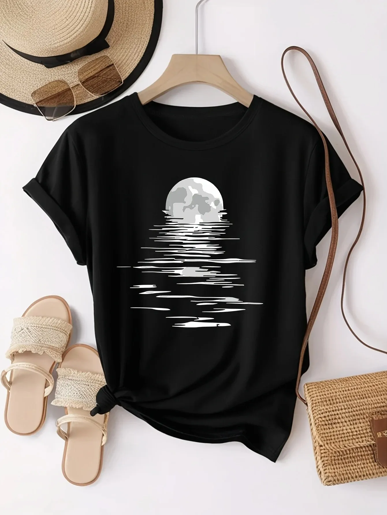 Женская футболка с принтом "The Bright Moon Rises Over The Sea", летние удобные тканевые повседневные топы с короткими рукавами
Женская футболка с принтом "The Bright Moon Rises Over The Sea", летние удобные тканевые повседневные топы с короткими рукавами