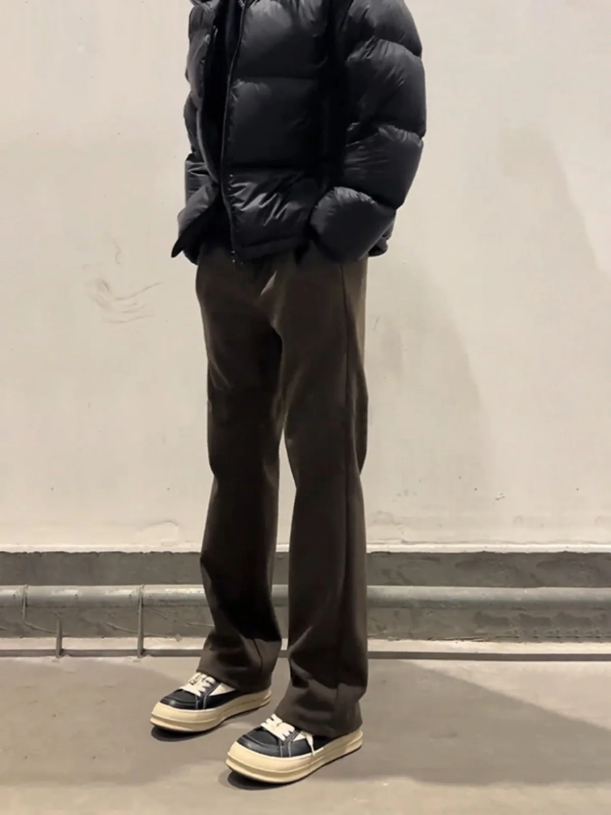 Мужские прямые брюки Cleanfit ey Brown в американском ретро-стиле, облегающие повседневные брюки, универсальная одежда для молодежи на любой сезон
Мужские прямые брюки Cleanfit ey Brown в американском ретро-стиле, облегающие повседневные брюки, универсальная одежда для молодежи на любой сезон