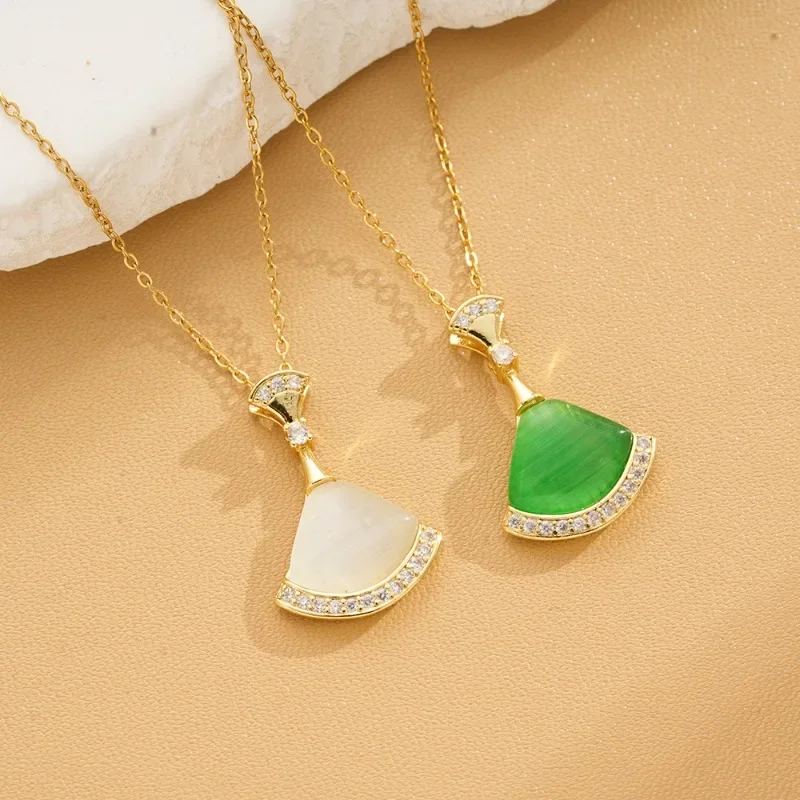 Самая продаваемая колье с камнем «кошачий глаз», инкрустированное бриллиантами, также высококачественный женский шарм.
Самая продаваемая колье с камнем «кошачий глаз», инкрустированное бриллиантами, также высококачественный женский шарм.